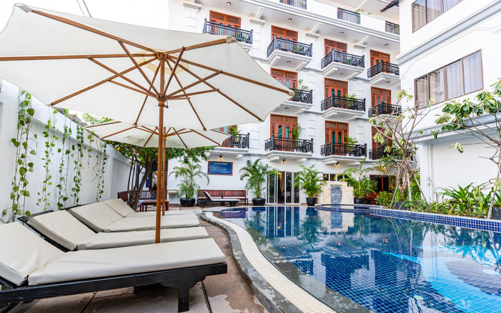 Rithy-Rin-Angkor-Pool
